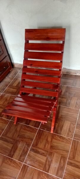 Silla Camastro Plegable de Madera Maciza Barnizada Color Caoba